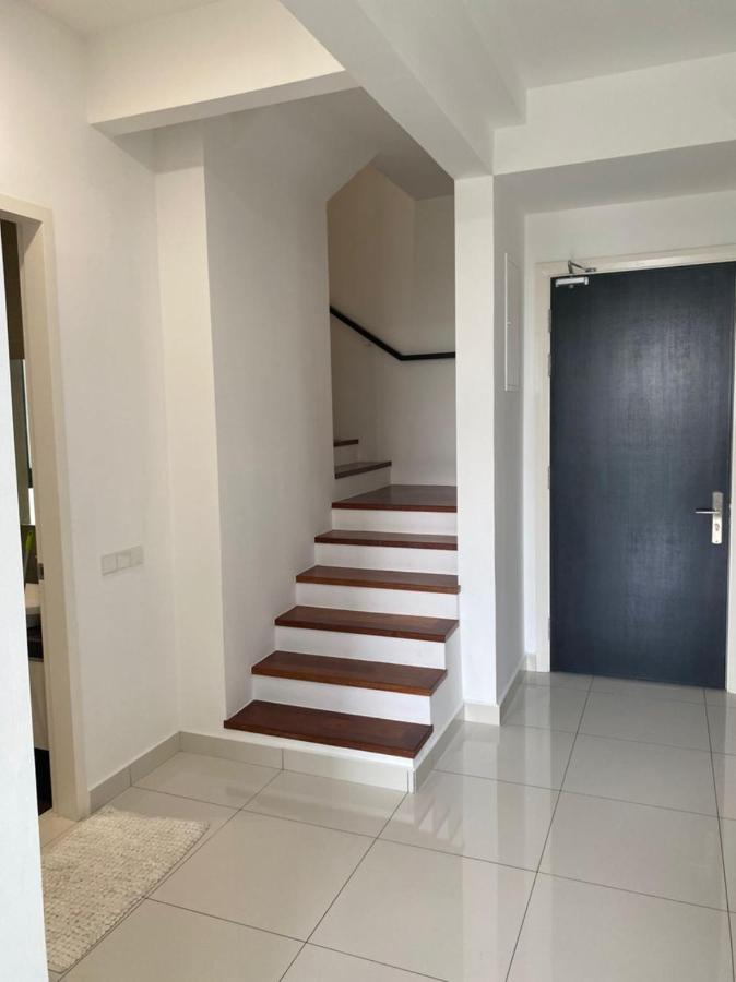 Eco Nest 3 Bedroom Duplex Apartment نوساجايا المظهر الخارجي الصورة
